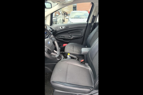 Ford EcoSport 1.0 EcoBoost Titanium 125pk Trekhaak | Stoelverwarming | Navigatie | Parkeersensoren | Voorruitverwarming