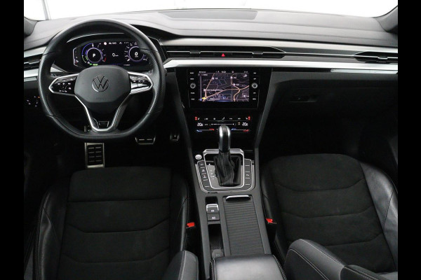 Volkswagen Arteon Shooting Brake 1.4 TSI eHybrid R-Line Business+ | SOH 91,1% | Panoramadak | Trekhaak | Stoelverwarming | Matrix LED | Carplay | Sfeerverlichting | Adaptive cruise | Leder/Alcantara | PHEV | Plug In