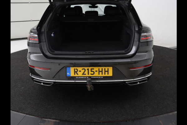 Volkswagen Arteon Shooting Brake 1.4 TSI eHybrid R-Line Business+ | SOH 91,1% | Panoramadak | Trekhaak | Stoelverwarming | Matrix LED | Carplay | Sfeerverlichting | Adaptive cruise | Leder/Alcantara | PHEV | Plug In
