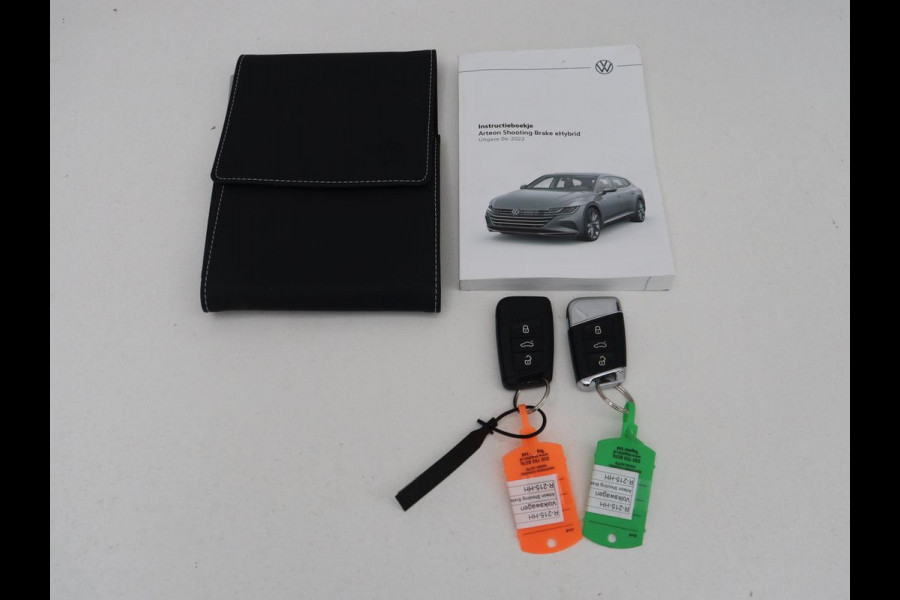 Volkswagen Arteon Shooting Brake 1.4 TSI eHybrid R-Line Business+ | SOH 91,1% | Panoramadak | Trekhaak | Stoelverwarming | Matrix LED | Carplay | Sfeerverlichting | Adaptive cruise | Leder/Alcantara | PHEV | Plug In
