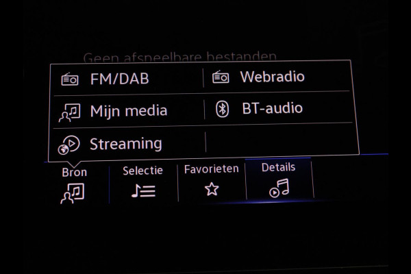 Volkswagen Arteon Shooting Brake 1.4 TSI eHybrid R-Line Business+ | SOH 91,1% | Panoramadak | Trekhaak | Stoelverwarming | Matrix LED | Carplay | Sfeerverlichting | Adaptive cruise | Leder/Alcantara | PHEV | Plug In