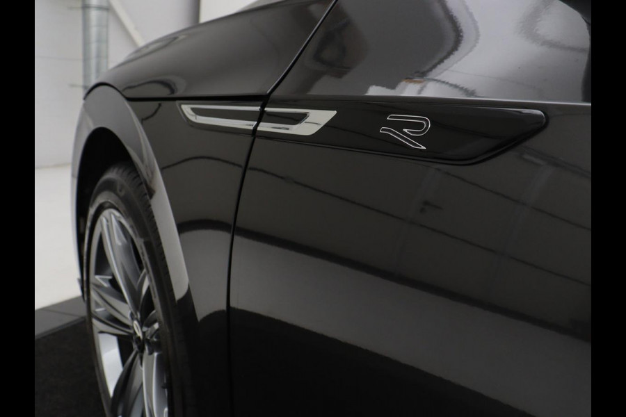 Volkswagen Arteon Shooting Brake 1.4 TSI eHybrid R-Line Business+ | SOH 91,1% | Panoramadak | Trekhaak | Stoelverwarming | Matrix LED | Carplay | Sfeerverlichting | Adaptive cruise | Leder/Alcantara | PHEV | Plug In