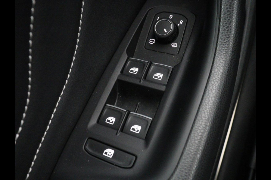 Volkswagen Arteon Shooting Brake 1.4 TSI eHybrid R-Line Business+ | SOH 91,1% | Panoramadak | Trekhaak | Stoelverwarming | Matrix LED | Carplay | Sfeerverlichting | Adaptive cruise | Leder/Alcantara | PHEV | Plug In