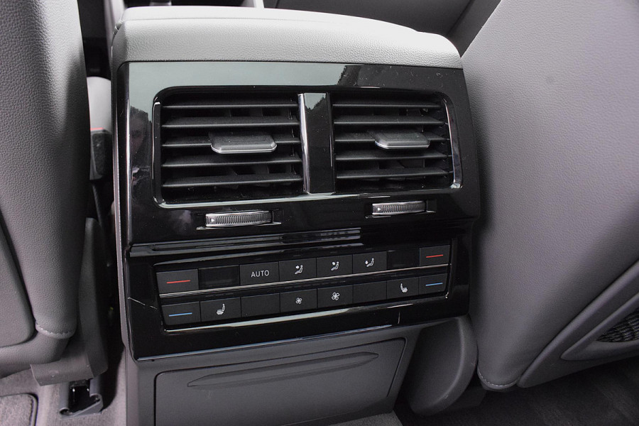 Volkswagen Touareg 3.0 TSi eHybrid 4MOTION | Trekhaak | Luchtvering | Pano | Leer | Memory | SOH 97,6%