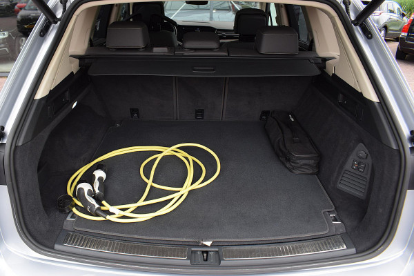 Volkswagen Touareg 3.0 TSi eHybrid 4MOTION | Trekhaak | Luchtvering | Pano | Leer | Memory | SOH 97,6%