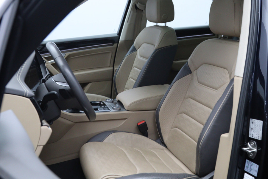Volkswagen Touareg 3.0 TDI 286 PK R-Line, Luchtvering, Trekhaak, Panoramadak, Adap. Cruise Control
