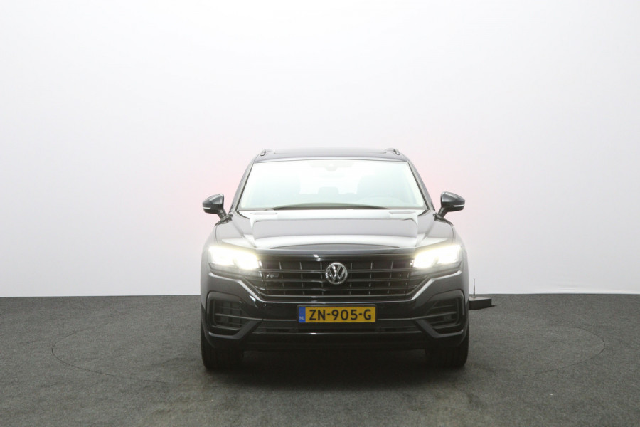 Volkswagen Touareg 3.0 TDI 286 PK R-Line, Luchtvering, Trekhaak, Panoramadak, Adap. Cruise Control