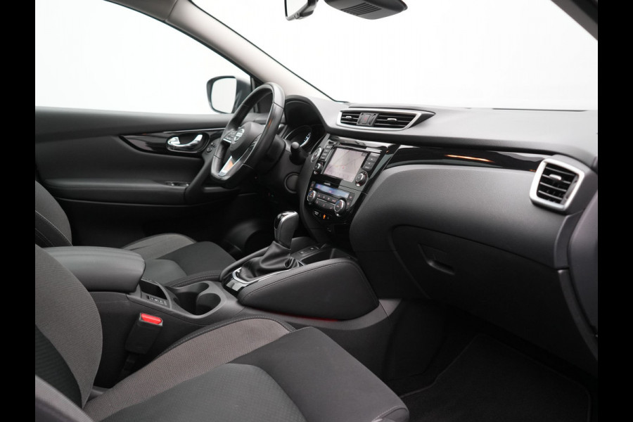 Nissan QASHQAI 1.3 DIG-T N-Connecta 160pk | Trekhaak Afn. | Panodak | 360 Camera | Stoelverwarming | Keyless | Apple Carplay | Navigatie | Cruise Control |