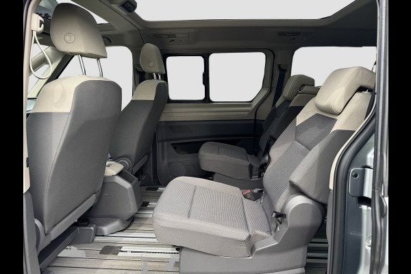 Volkswagen Multivan 1.5 eHybrid L2 Lang | Pano | Trekhaak | Head Up | IQ Light | Elektr. schuifdeuren | 1e eigenaar