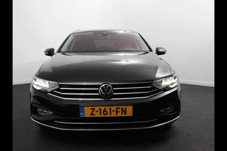Volkswagen Passat Variant 1.5 TSI 150 pk DSG Elegance High Navigatie Apple Carplay/Android Auto Parkeersensoren Camera Elektrische achterklep Adaptieve Cruise Control Virtual Cockpit Afneembare trekhaak Ledverlichting Bestuurderstoel elektrisch