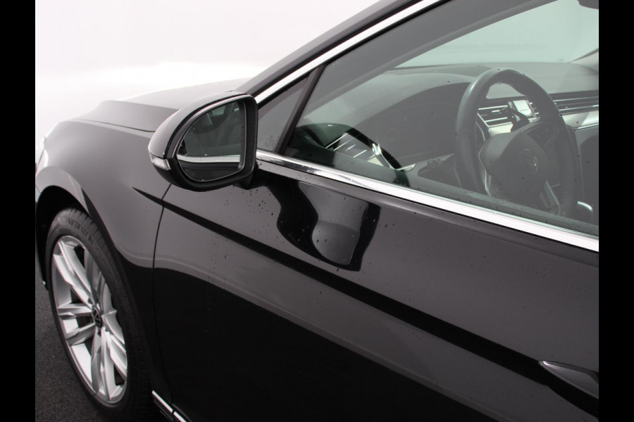 Volkswagen Passat Variant 1.5 TSI 150 pk DSG Elegance High Navigatie Apple Carplay/Android Auto Parkeersensoren Camera Elektrische achterklep Adaptieve Cruise Control Virtual Cockpit Afneembare trekhaak Ledverlichting Bestuurderstoel elektrisch