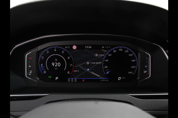 Volkswagen Passat Variant 1.5 TSI 150 pk DSG Elegance High Navigatie Apple Carplay/Android Auto Parkeersensoren Camera Elektrische achterklep Adaptieve Cruise Control Virtual Cockpit Afneembare trekhaak Ledverlichting Bestuurderstoel elektrisch