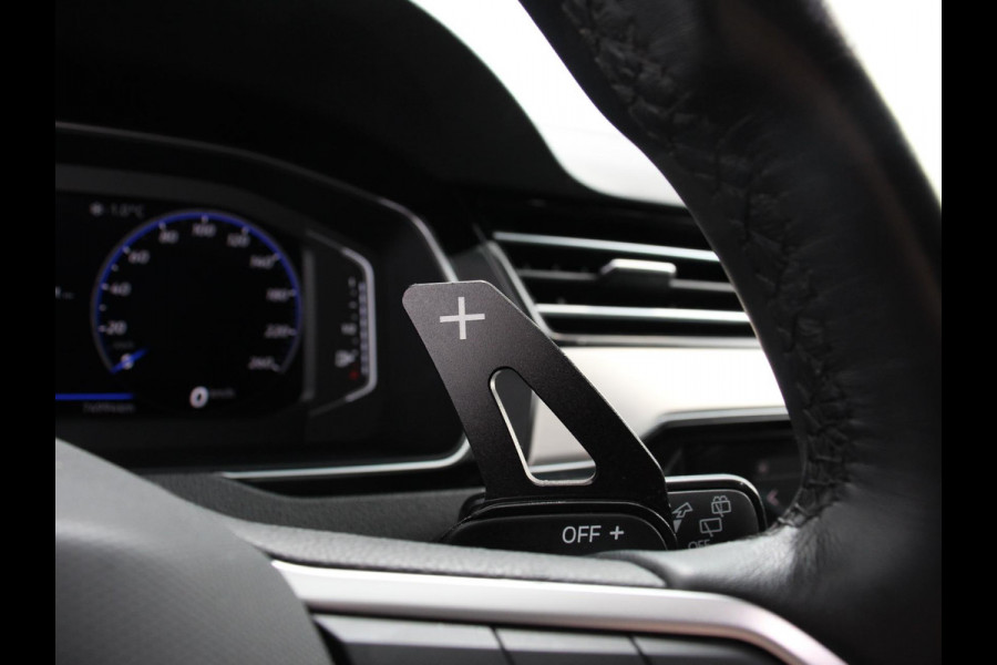Volkswagen Passat Variant 1.5 TSI 150 pk DSG Elegance High Navigatie Apple Carplay/Android Auto Parkeersensoren Camera Elektrische achterklep Adaptieve Cruise Control Virtual Cockpit Afneembare trekhaak Ledverlichting Bestuurderstoel elektrisch