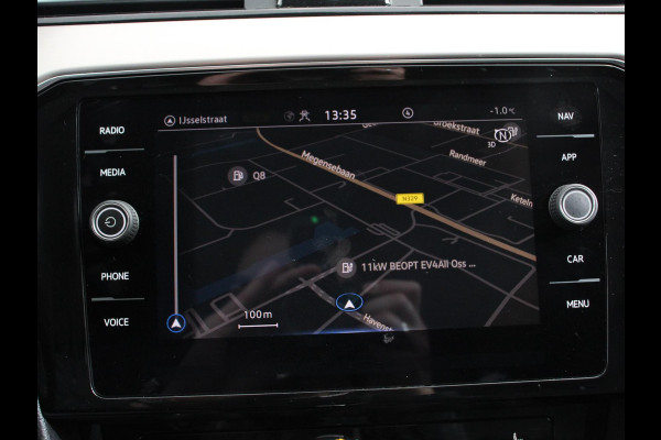Volkswagen Passat Variant 1.5 TSI 150 pk DSG Elegance High Navigatie Apple Carplay/Android Auto Parkeersensoren Camera Elektrische achterklep Adaptieve Cruise Control Virtual Cockpit Afneembare trekhaak Ledverlichting Bestuurderstoel elektrisch