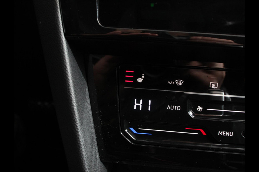 Volkswagen Passat Variant 1.5 TSI 150 pk DSG Elegance High Navigatie Apple Carplay/Android Auto Parkeersensoren Camera Elektrische achterklep Adaptieve Cruise Control Virtual Cockpit Afneembare trekhaak Ledverlichting Bestuurderstoel elektrisch