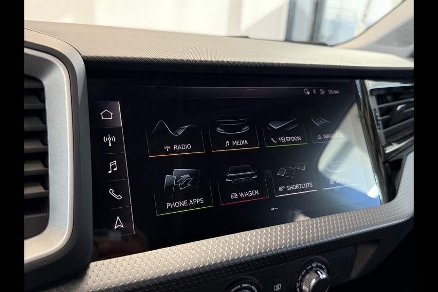 Audi A1 Sportback 25 TFSI epic Apple carplay 17LMV  Cruise Control ACC 24 Maanden garantie* (Vraag naar de voorwaarden)