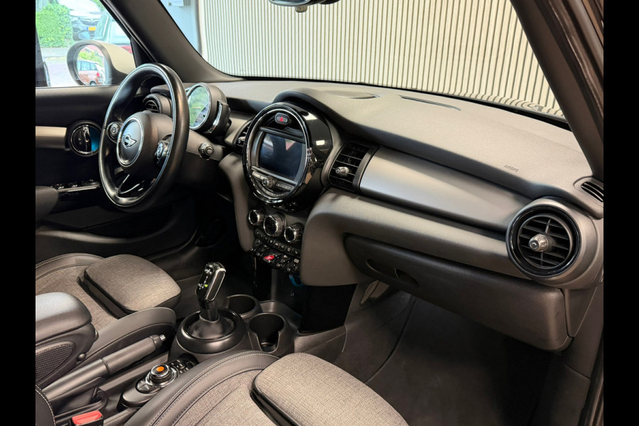 MINI 5-deurs 1.5 Cooper AUT. NAVIGATIE PDC STOELVERWARMING APPLE CARPLAY CRUISE USB KEYLESS-GO