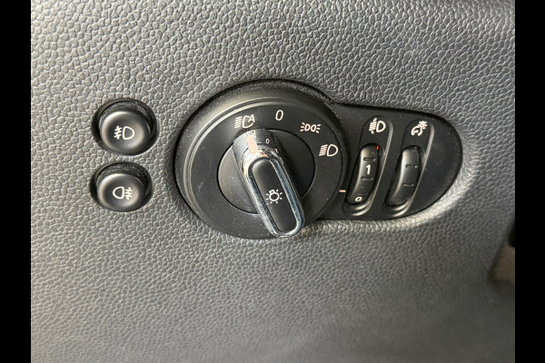 MINI 5-deurs 1.5 Cooper AUT. NAVIGATIE PDC STOELVERWARMING APPLE CARPLAY CRUISE USB KEYLESS-GO