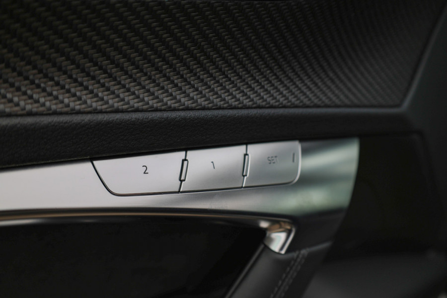 Audi RS6 Avant RS 6 TFSI quattro | DYNAMIC PLUS | KERAMISCH | CARBON | HUD | B&O | KOELING | NIGHTVISION | 4WIELSTURING |