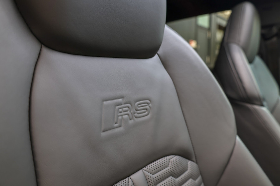Audi RS6 Avant RS 6 TFSI quattro | DYNAMIC PLUS | KERAMISCH | CARBON | HUD | B&O | KOELING | NIGHTVISION | 4WIELSTURING |