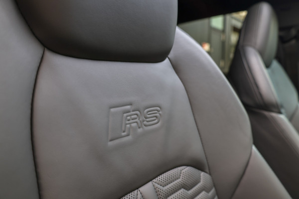 Audi RS6 Avant RS 6 TFSI quattro | DYNAMIC PLUS | KERAMISCH | CARBON | HUD | B&O | KOELING | NIGHTVISION | 4WIELSTURING |
