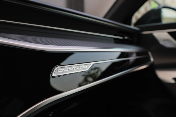 Audi RS6 Avant RS 6 TFSI quattro | DYNAMIC PLUS | KERAMISCH | CARBON | HUD | B&O | KOELING | NIGHTVISION | 4WIELSTURING |