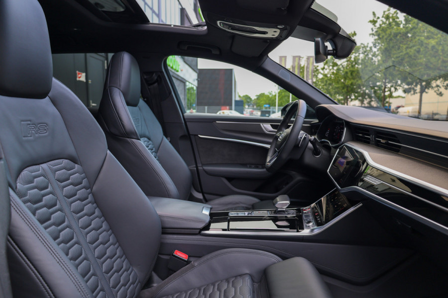 Audi RS6 Avant RS 6 TFSI quattro | DYNAMIC PLUS | KERAMISCH | CARBON | HUD | B&O | KOELING | NIGHTVISION | 4WIELSTURING |