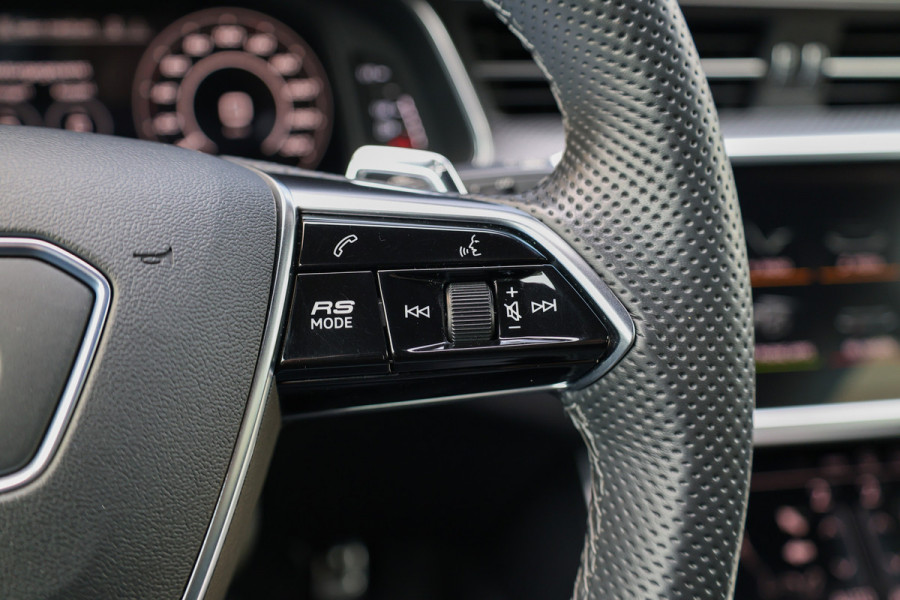Audi RS6 Avant RS 6 TFSI quattro | DYNAMIC PLUS | KERAMISCH | CARBON | HUD | B&O | KOELING | NIGHTVISION | 4WIELSTURING |