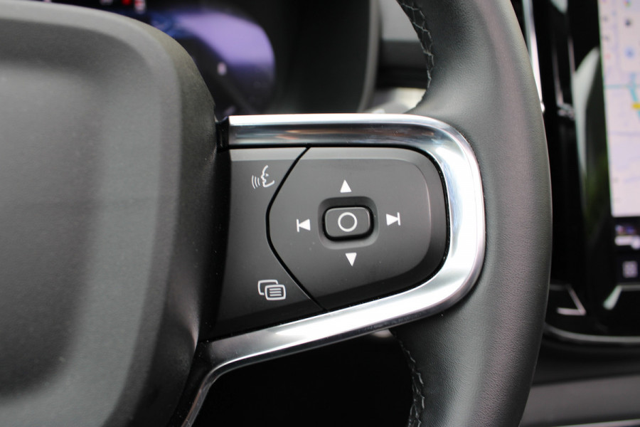 Volvo XC40 2.0 B3 Plus Black Edition | Panoramadak | 360 Camera | H&K | 20'' | Google