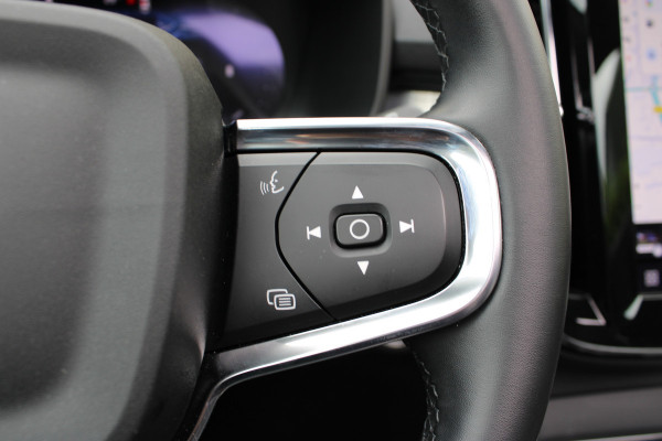 Volvo XC40 2.0 B3 Plus Black Edition | Panoramadak | 360 Camera | H&K | 20'' | Google