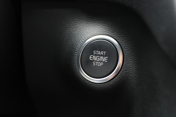 Volvo XC40 2.0 B3 Plus Black Edition | Panoramadak | 360 Camera | H&K | 20'' | Google