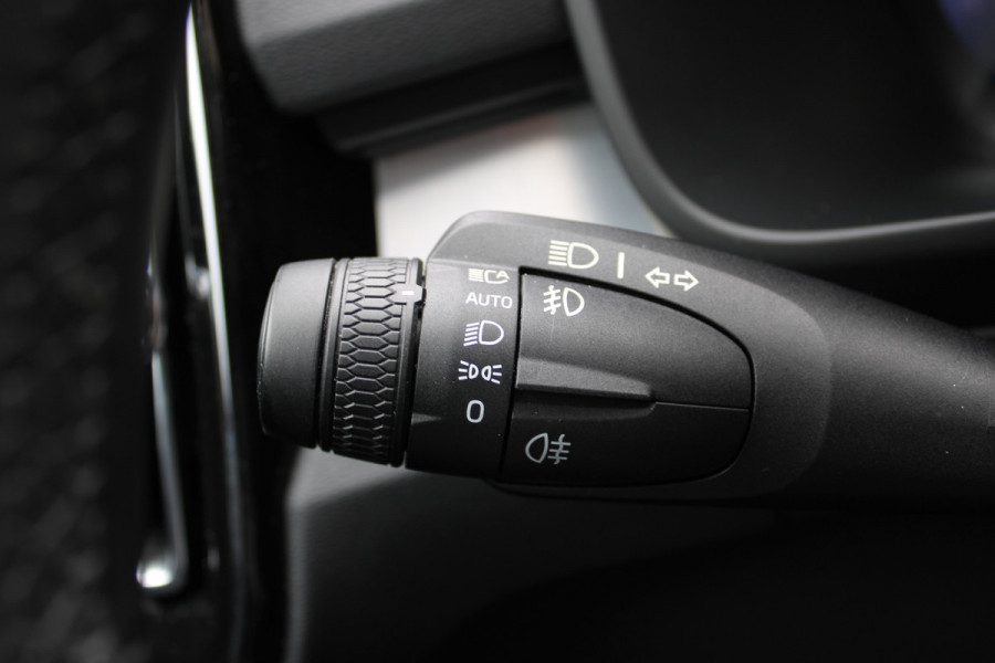 Volvo XC40 2.0 B3 Plus Black Edition | Panoramadak | 360 Camera | H&K | 20'' | Google