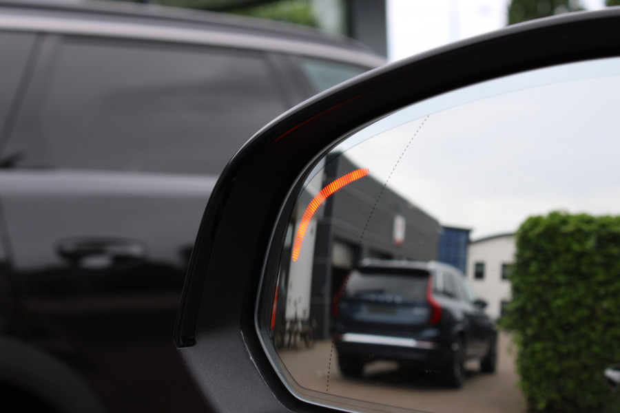 Volvo XC40 2.0 B3 Plus Black Edition | Panoramadak | 360 Camera | H&K | 20'' | Google