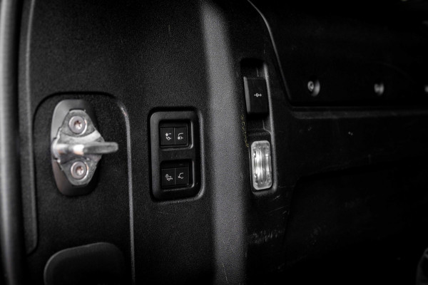 Land Rover Defender 110 P400e 110 X-Dynamic 404 PK URBAN Luchtvering Trekhaak 360 Camera Meridian 22''