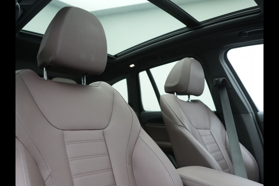 BMW iX3 M Sport 80 kWh 286pk Dealer O.H. | Trekhaak Af Fabriek | Panodak | Head Up | 360 Camera | Harman / Kardon | Lederen Sportstoelen Memory & Verwarmd | Keyless | Blis | Sfeerverlichting | 20"L.M | Adaptive LED |