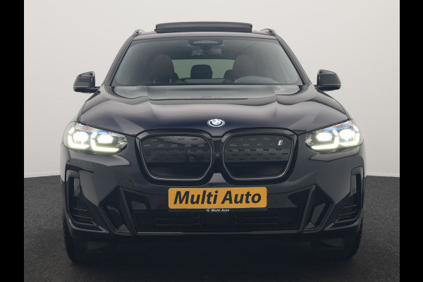 BMW iX3 M Sport 80 kWh 286pk Dealer O.H. | Trekhaak Af Fabriek | Panodak | Head Up | 360 Camera | Harman / Kardon | Lederen Sportstoelen Memory & Verwarmd | Keyless | Blis | Sfeerverlichting | 20"L.M | Adaptive LED |