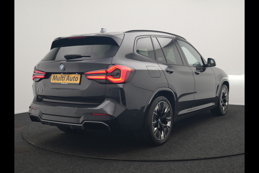 BMW iX3 M Sport 80 kWh 286pk Dealer O.H. | Panodak | Adaptive Cruise | Head Up | 360 Camera | Harman / Kardon | Lederen Sportstoelen Memory & Verwarmd | Keyless | Blis | Stuur Verwarmd | Sfeerverlichting | Apple Carplay | 20"L.M |