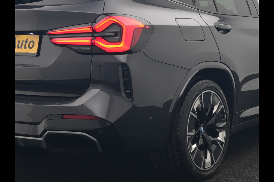 BMW iX3 M Sport 80 kWh 286pk Dealer O.H. | Panodak | Adaptive Cruise | Head Up | 360 Camera | Harman / Kardon | Lederen Sportstoelen Memory & Verwarmd | Keyless | Blis | Stuur Verwarmd | Sfeerverlichting | Apple Carplay | 20"L.M |