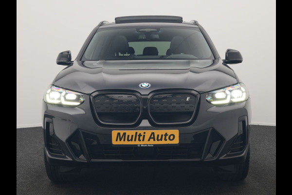 BMW iX3 M Sport 80 kWh 286pk Dealer O.H. | Panodak | Adaptive Cruise | Head Up | 360 Camera | Harman / Kardon | Lederen Sportstoelen Memory & Verwarmd | Keyless | Blis | Stuur Verwarmd | Sfeerverlichting | Apple Carplay | 20"L.M |
