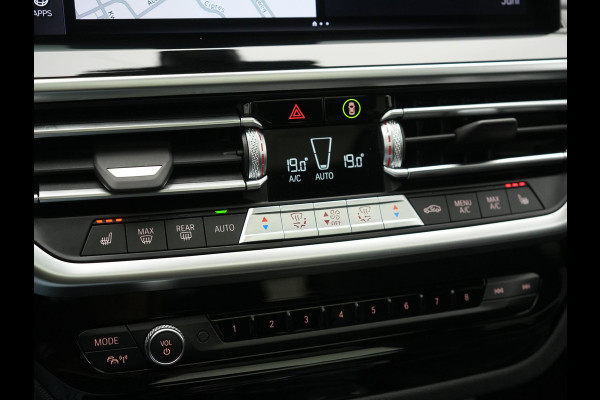 BMW iX3 M Sport 80 kWh 286pk Dealer O.H. | Panodak | Adaptive Cruise | Head Up | 360 Camera | Harman / Kardon | Lederen Sportstoelen Memory & Verwarmd | Keyless | Blis | Stuur Verwarmd | Sfeerverlichting | Apple Carplay | 20"L.M |