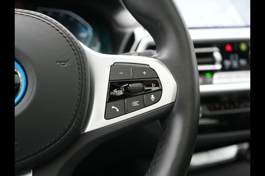 BMW iX3 M Sport 80 kWh 286pk Dealer O.H. | Panodak | Adaptive Cruise | Head Up | 360 Camera | Harman / Kardon | Lederen Sportstoelen Memory & Verwarmd | Keyless | Blis | Stuur Verwarmd | Sfeerverlichting | Apple Carplay | 20"L.M |