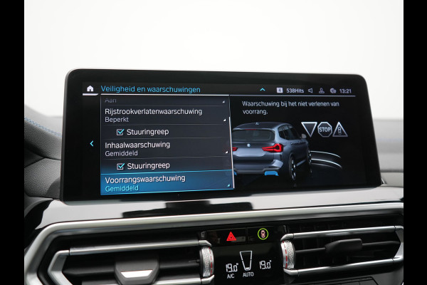 BMW iX3 M Sport 80 kWh 286pk Dealer O.H. | Panodak | Adaptive Cruise | Head Up | 360 Camera | Harman / Kardon | Lederen Sportstoelen Memory & Verwarmd | Keyless | Blis | Stuur Verwarmd | Sfeerverlichting | Apple Carplay | 20"L.M |