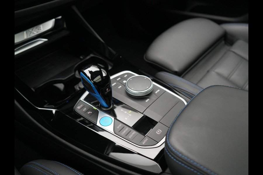 BMW iX3 M Sport 80 kWh 286pk Dealer O.H. | Panodak | Adaptive Cruise | Head Up | 360 Camera | Harman / Kardon | Lederen Sportstoelen Memory & Verwarmd | Keyless | Blis | Stuur Verwarmd | Sfeerverlichting | Apple Carplay | 20"L.M |