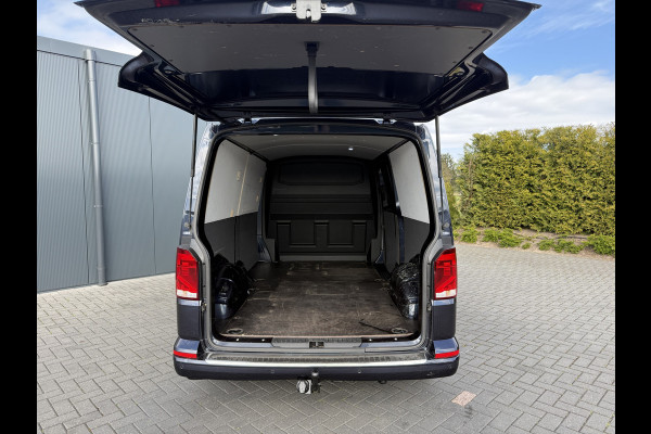 Volkswagen Transporter 2.0 TDI HIGHLINE / STARLIGHT BLUE METALLIC / L2H1 / TREKHAAK / CAMERA / CRUISE / AIRCO