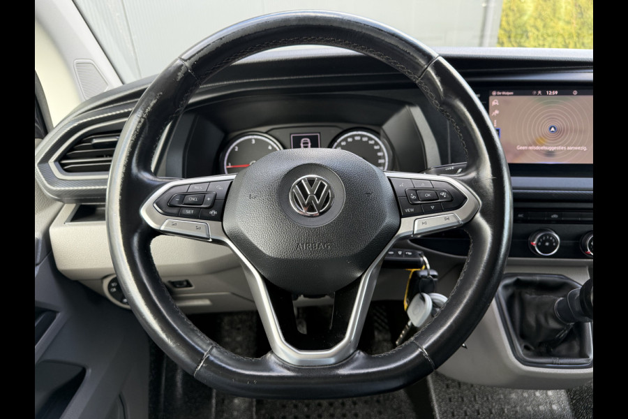 Volkswagen Transporter 2.0 TDI HIGHLINE / STARLIGHT BLUE METALLIC / L2H1 / TREKHAAK / CAMERA / CRUISE / AIRCO
