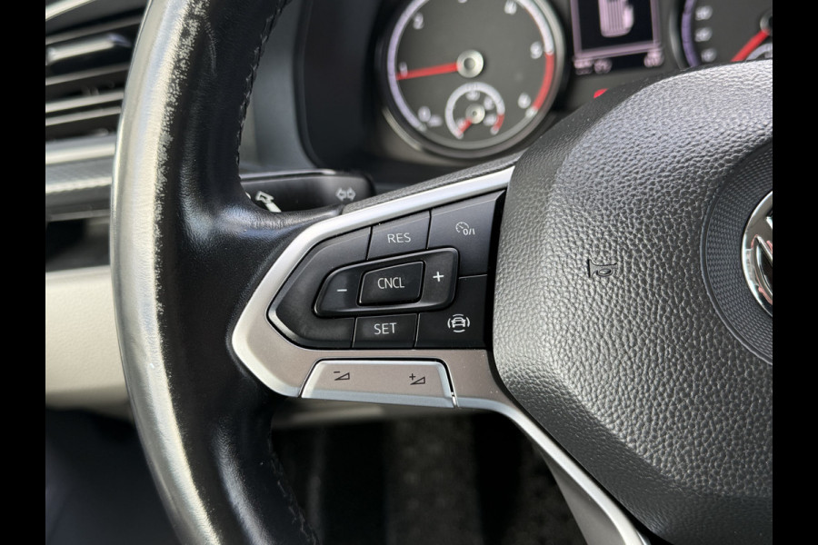 Volkswagen Transporter 2.0 TDI HIGHLINE / STARLIGHT BLUE METALLIC / L2H1 / TREKHAAK / CAMERA / CRUISE / AIRCO
