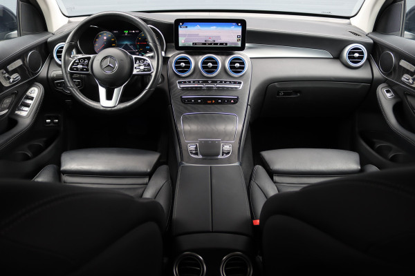 Mercedes-Benz GLC 300e 4MATIC AMG Line | Distronic+ | Memory | Trekhaak | HUD | Verwarmd Stuurwiel | Leder | Keyless Go | Augmented Reality |