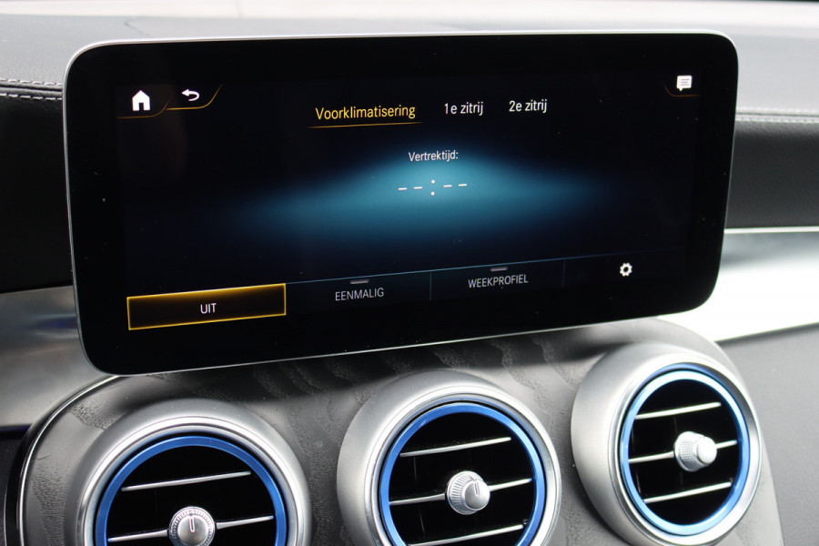 Mercedes-Benz GLC 300e 4MATIC AMG Line | Distronic+ | Memory | Trekhaak | HUD | Verwarmd Stuurwiel | Leder | Keyless Go | Augmented Reality |
