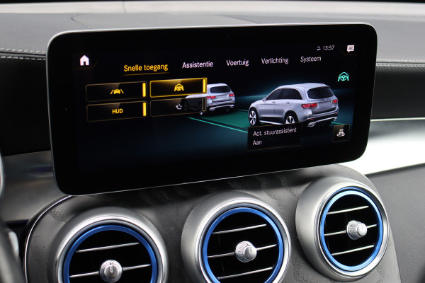 Mercedes-Benz GLC 300e 4MATIC AMG Line | Distronic+ | Memory | Trekhaak | HUD | Verwarmd Stuurwiel | Leder | Keyless Go | Augmented Reality |