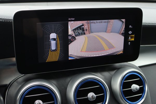 Mercedes-Benz GLC 300e 4MATIC AMG Line | Distronic+ | Memory | Trekhaak | HUD | Verwarmd Stuurwiel | Leder | Keyless Go | Augmented Reality |